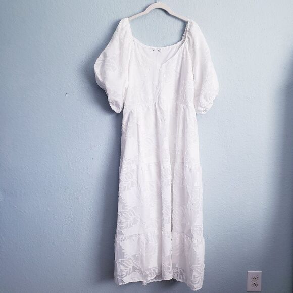 Elegant White Maxi Dress - Picture 2 of 4